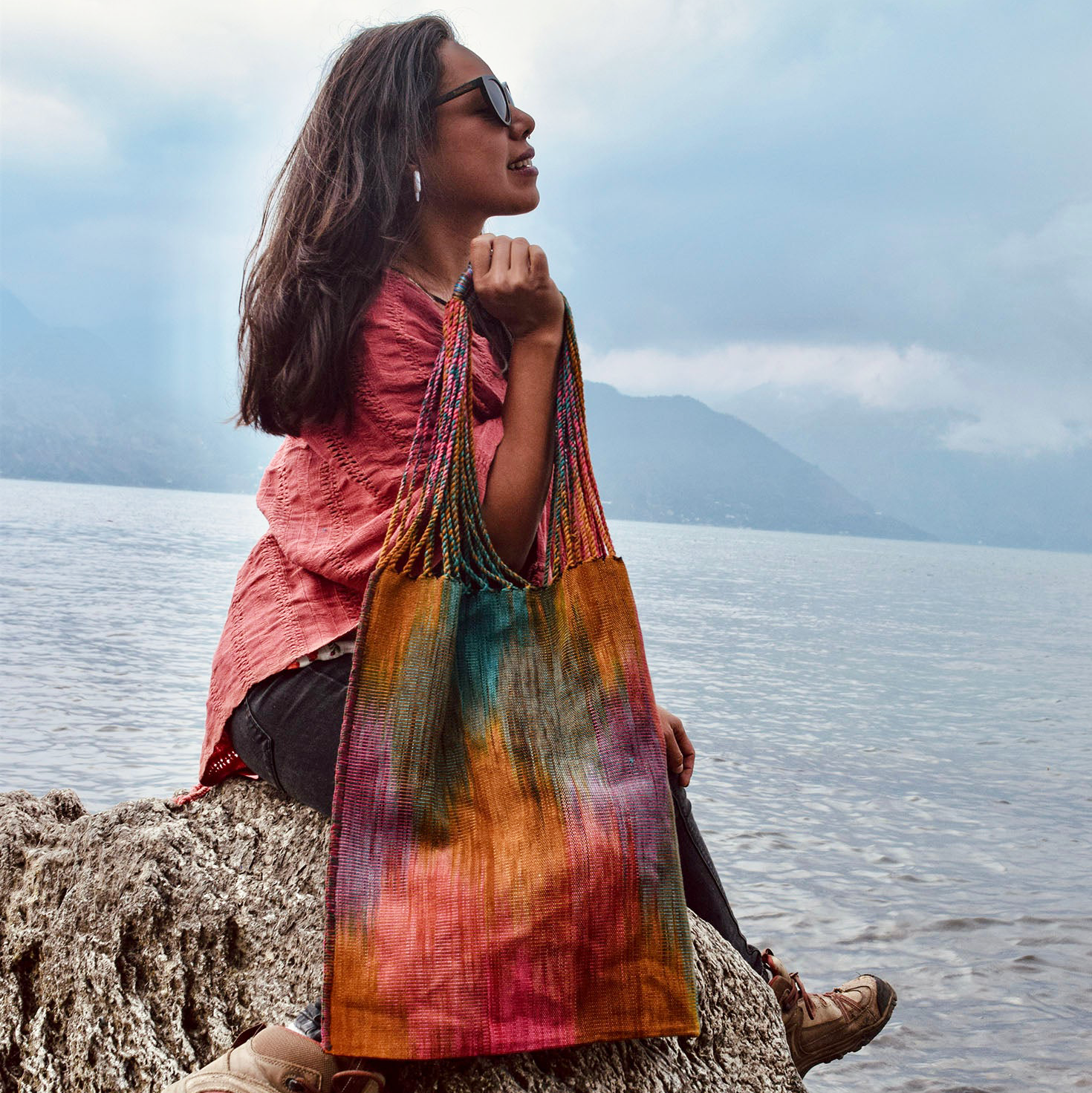 Handgewebte Schultertasche – Natürlich gefärbt & einzigartig