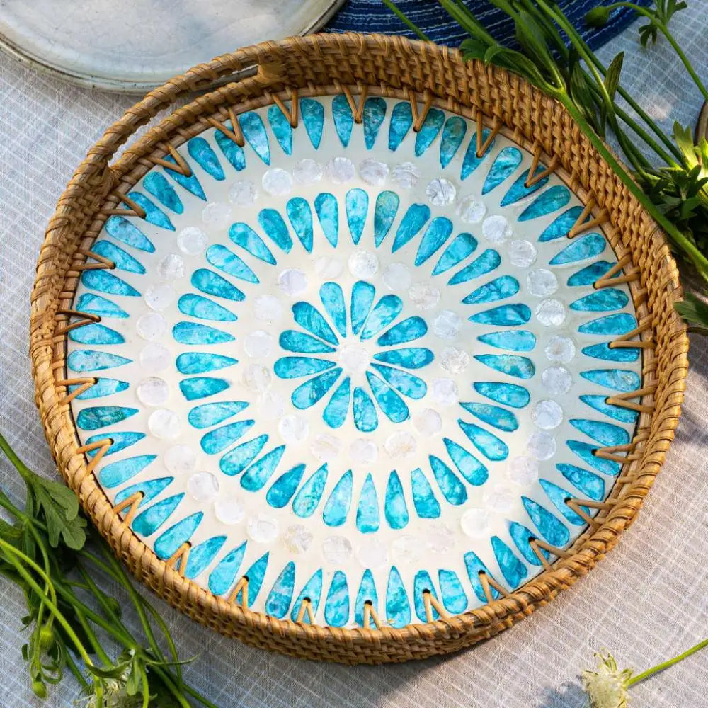 Handgefertigtes Rattantablett mit Perlmutt-Einlage – Design ’Cascade’ (30 & 35 cm) - Groß (35cm / 14’’) - Rattan Trays