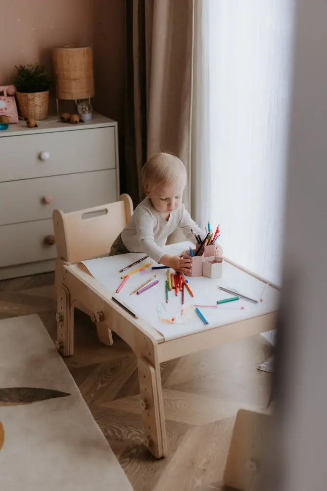 Montessori Tisch & Stuhl Set - Mitwachsendes Möbelset - Kids furniture