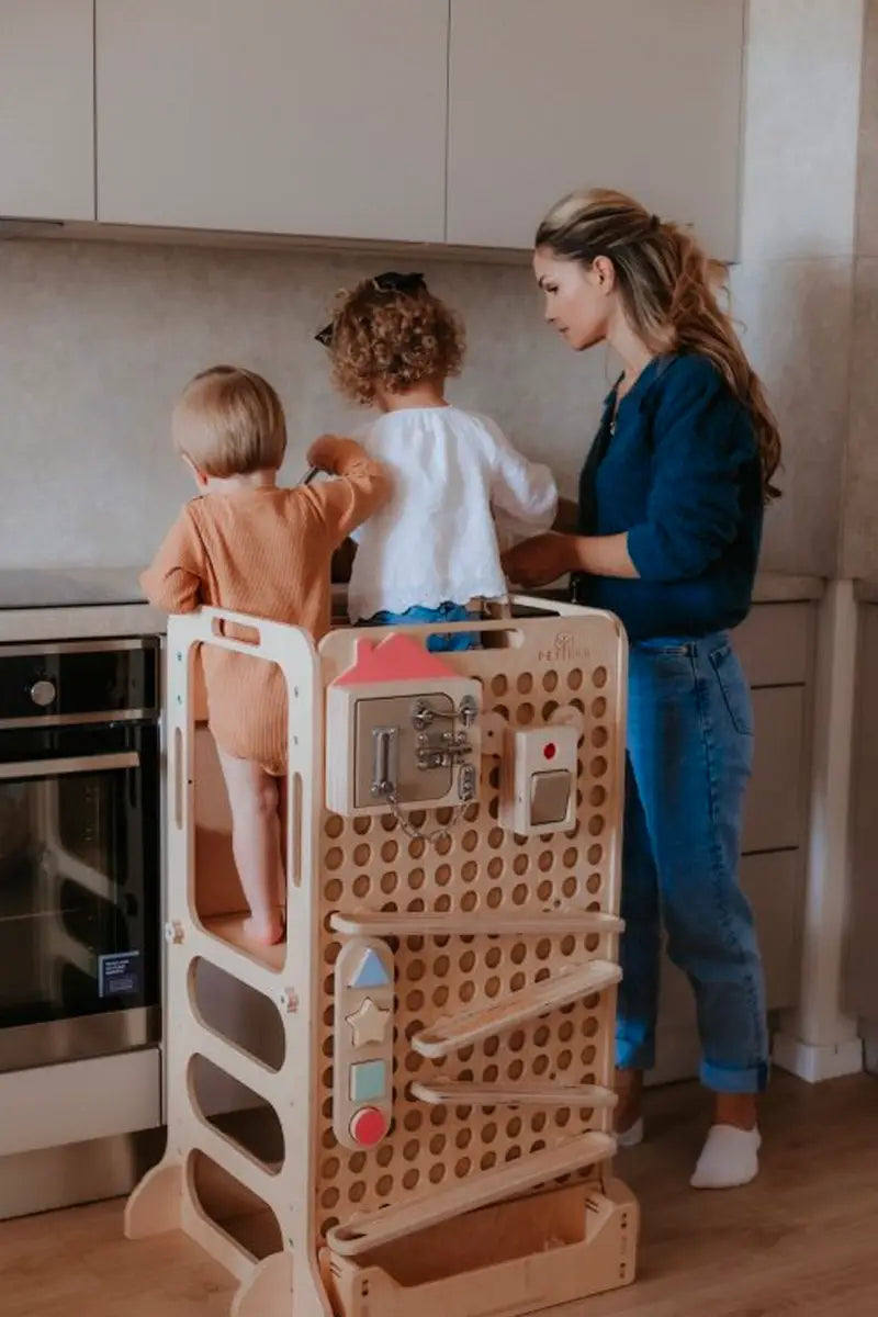 Montessori Lernturm mit Activity Board & Spielset