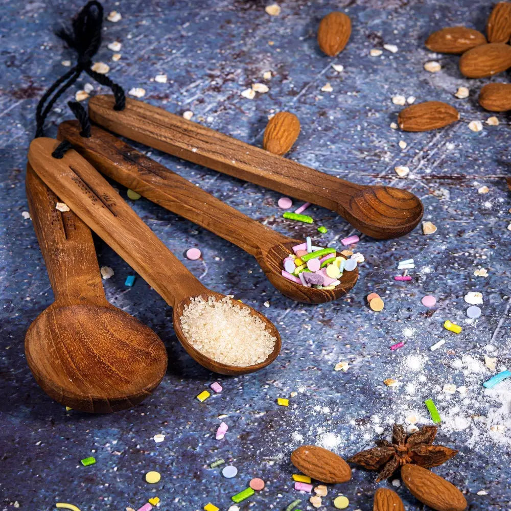 Umweltfreundliche Messlöffel aus wiederverwertetem Teakholz - Measuring Cups & Spoons